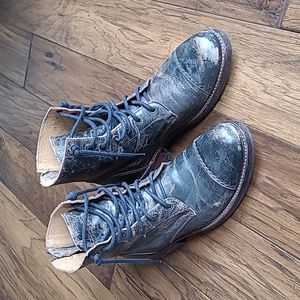 Bedstu Men's Distressed Protégé Boots. Black, size 8.